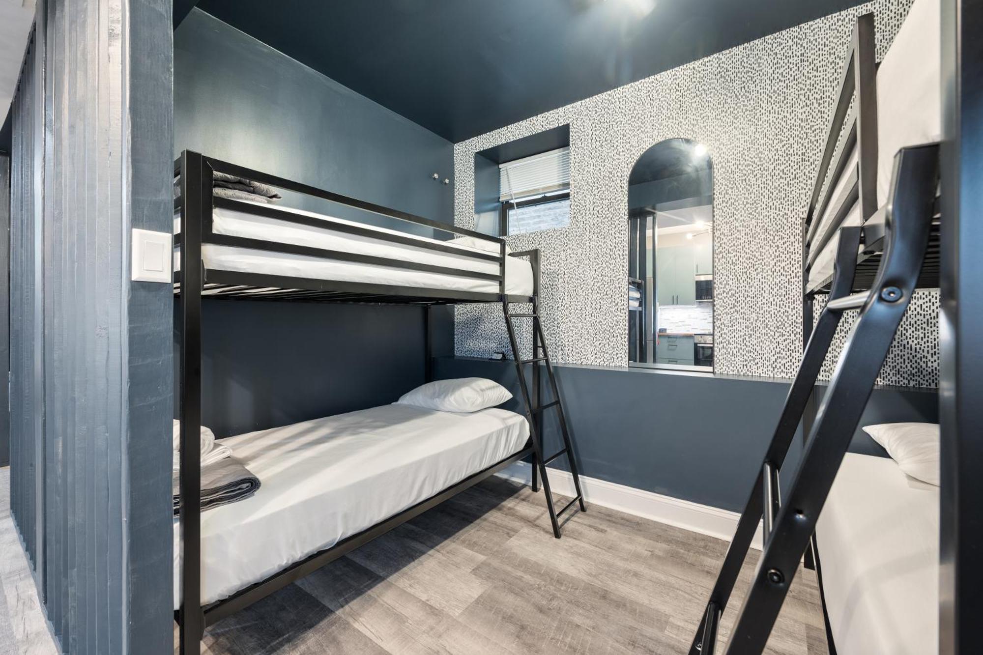 Wrigleyville Suites Chicago Exterior photo